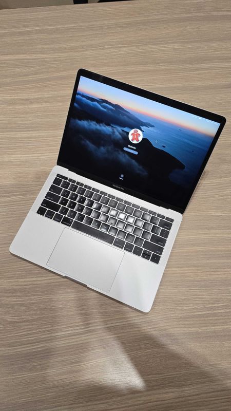 Продаю MacBook Pro 2017 (БУ) Продаю MacBook Pro 2017 (БУ)