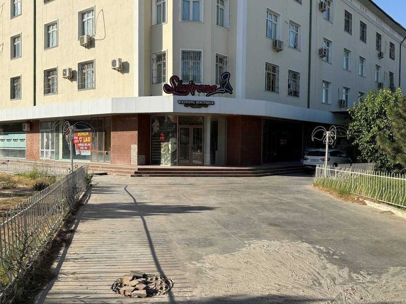 Shahar markazida joylashgan tijoratga mos uchastka sotiladi Shahar markazida joylashgan tijoratga mos uchastka sotiladi