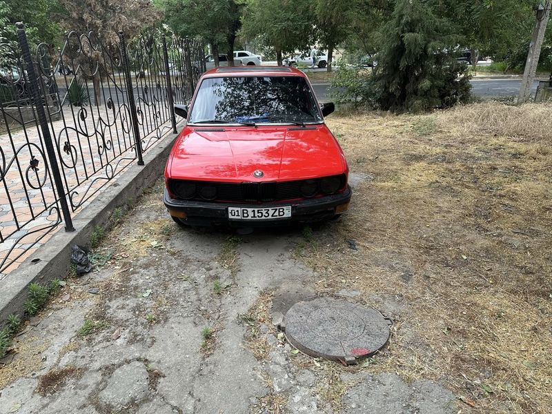 Срочно BMW E28 535 Срочно BMW E28 535