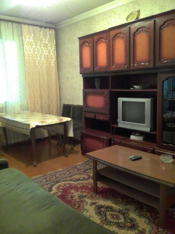 2/2/4 (300) метро Горького
