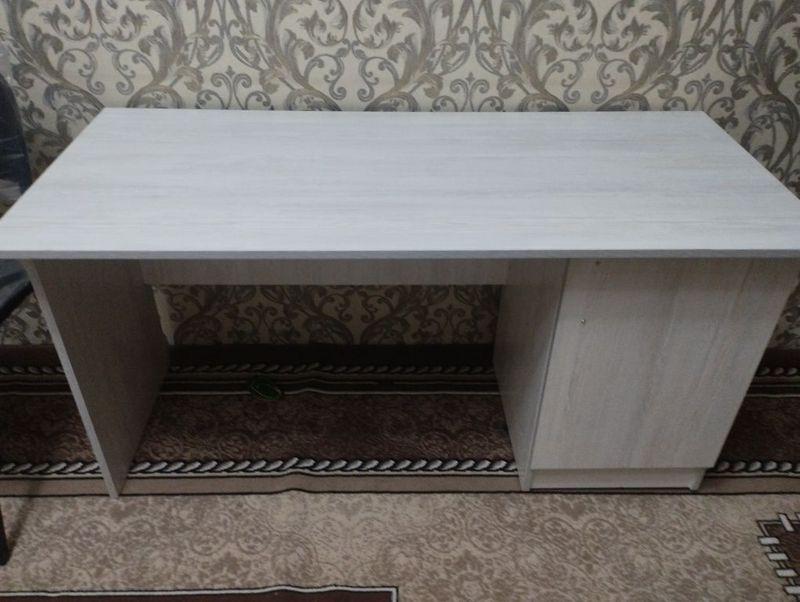 Стол парта новый. Стол парта новый.