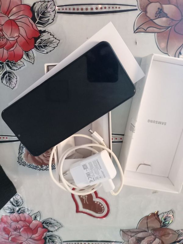 Samsung A 13. 4/64 gb karobka full aybi yoq obmen ham bor iphone 7ga