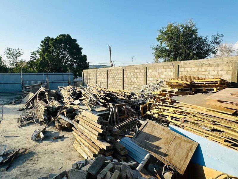Taxta,fanera,chorniy,patalok,bolor shifer,azbest,brus optom narxlarda