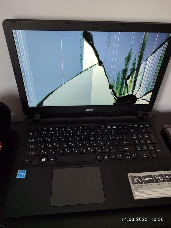 Notebook Acer сотилади экранда трещина бор