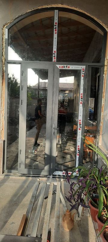 Ustalar AKFA eshik deraza yasab ustanovka qilib beramiz bonuslar bor