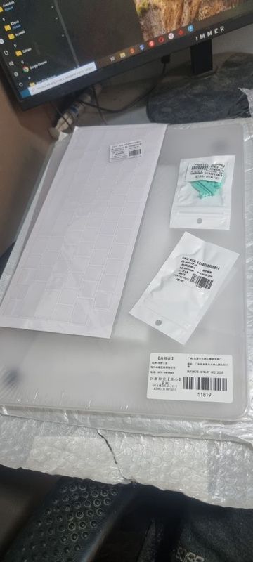 Macbok Ari 15 va 13pro zashitnik oynalari Macbok Ari 15 va 13pro zashitnik oynalari