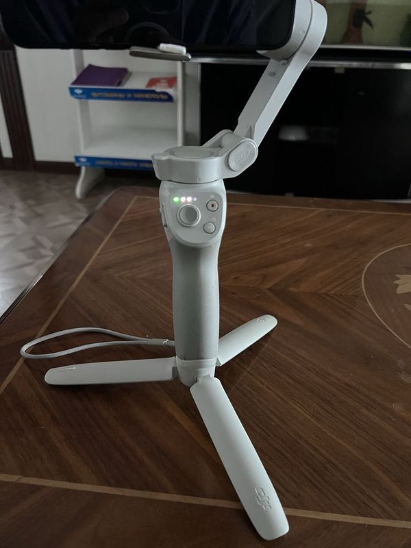 DJi mimo 4 стабилизатор для мобильного телефона DJi mimo 4 стабилизатор для мобильного телефона