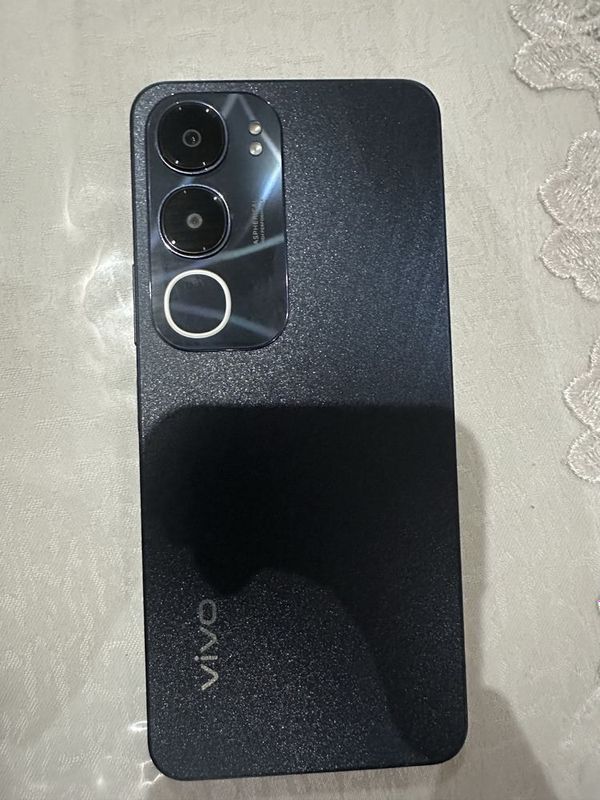 Vivo y19 sotiladi yengi Vivo y19 sotiladi yengi