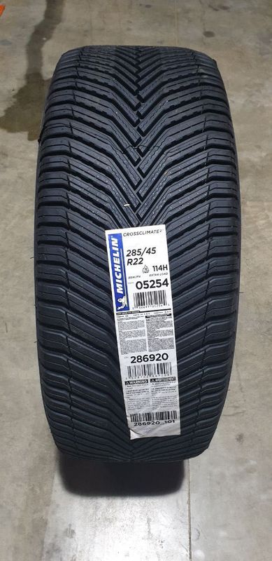 Michelin CrossClimate 2 285/45R22 Michelin CrossClimate 2 285/45R22