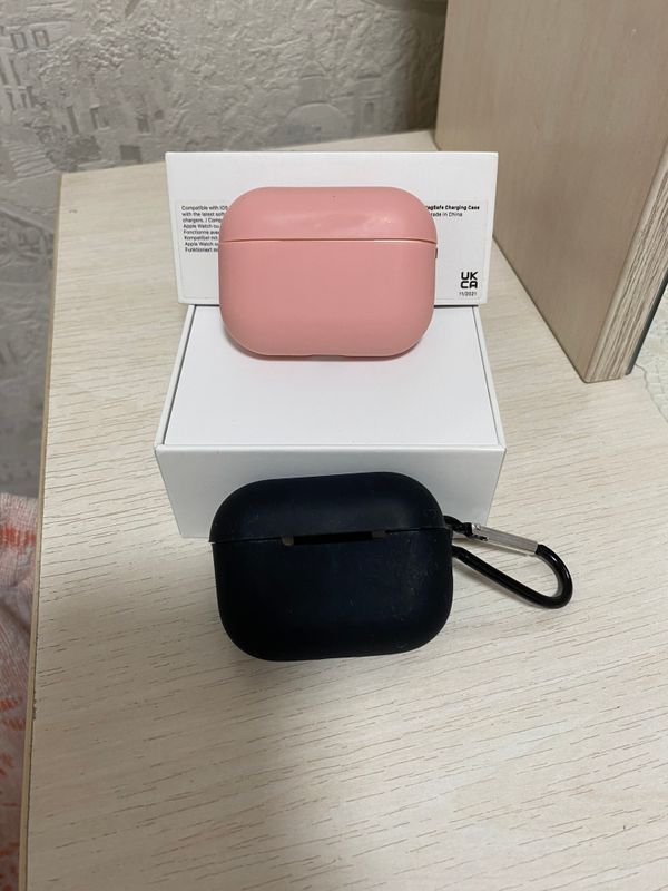 Наушники Apple AirPods Pro, + 2 чехла в подарок