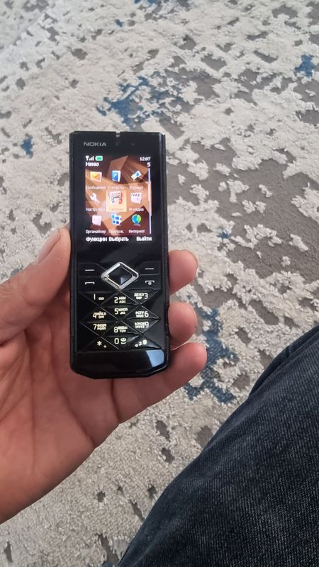 Nokia 79 00 cristal. Nokia 79 00 cristal.
