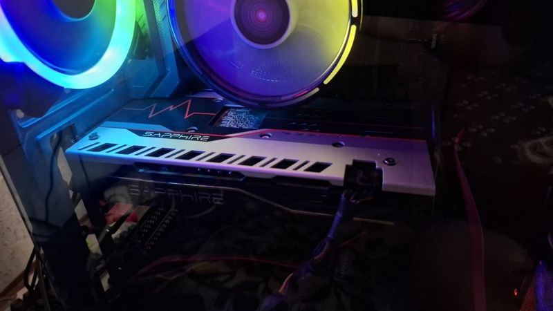 Видеокарта Rx580 Sapphire 8 gigabyte Видеокарта Rx580 Sapphire 8 gigabyte