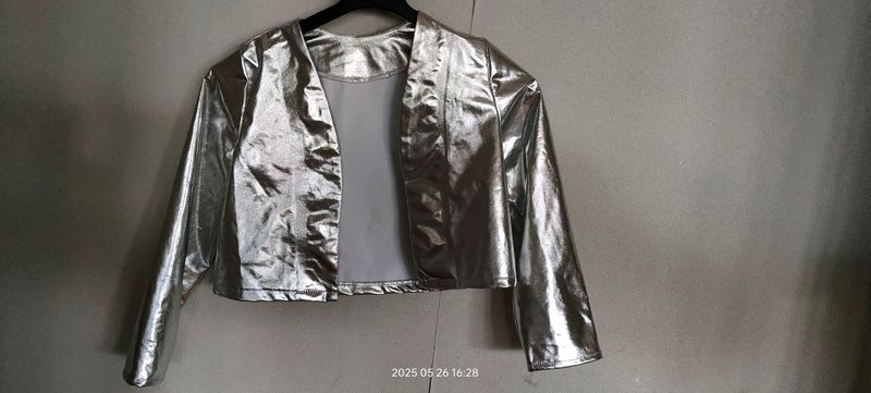 Кофточка декоративная для девочки Кофточка декоративная для девочки