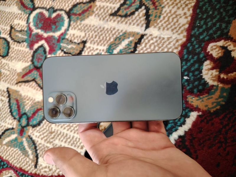 iPhone 12pro , xotira 128 , batareya holati 78% , holati ideal 10/10 iPhone 12pro , xotira 128 , batareya holati 78% , holati ideal 10/10