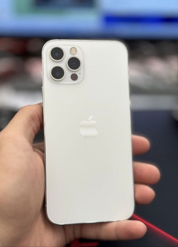 Iphone 12 Pro 128gb white xolati yaxshi yomks 80 radnoy usta kormagan