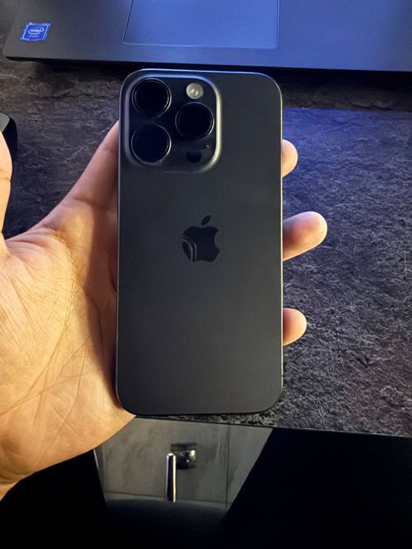 iPhone 15 pro 256 gb