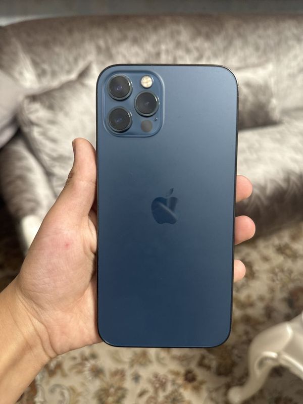 IPhone 12 pro целый