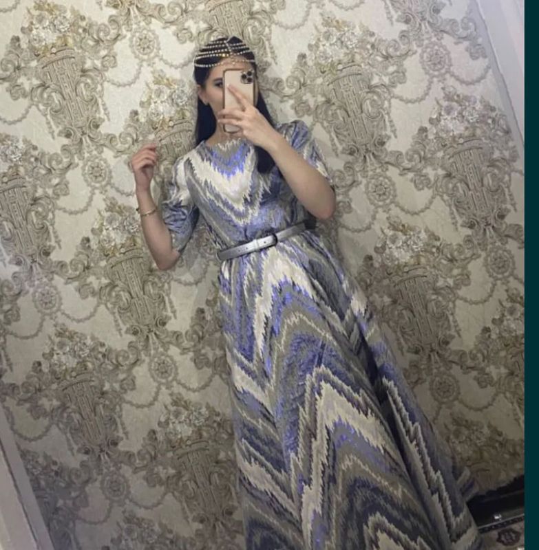 Yangi faqat sarpoga tikilgan Yangi faqat sarpoga tikilgan