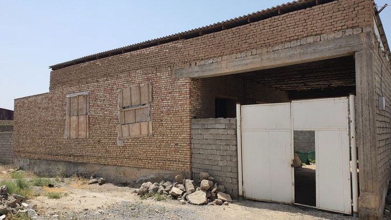 Shahar markazidan qurilishi tugallanmagan hovli