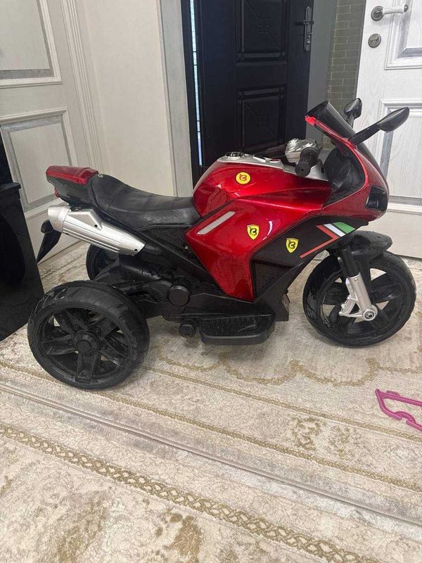 Bolalar uchun elektr mototsikl (akkumulyatorli, 3 g‘ildirakli)