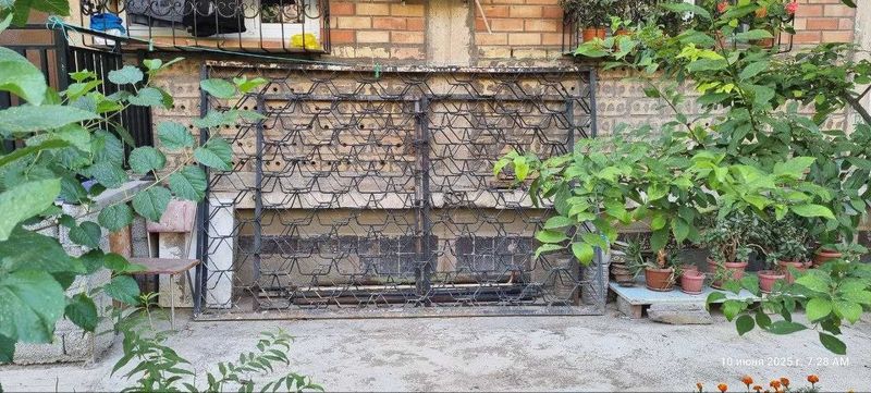 продаётся металлическия решетка продаётся металлическия решетка