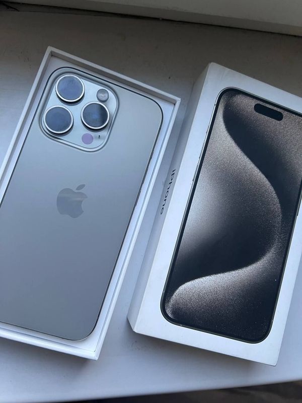 Продаю iPhone 15 про