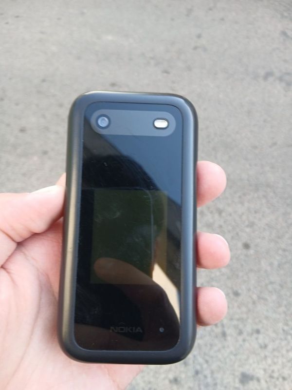Nokia 2660 flip. Nokia 2660 flip.
