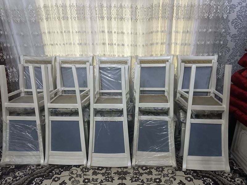 Стул 10та дона янги холати коп ишлатилмаган Стул 10та дона янги холати коп ишлатилмаган