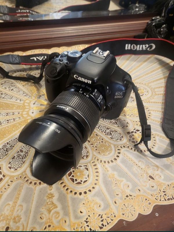 Canon 600 d sotiladi xolati alo yangi xali Canon 600 d sotiladi xolati alo yangi xali