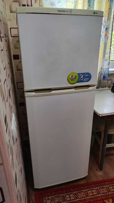 Холодильник двухкамерный LG GR-U252S, No Frost, рабочий Холодильник двухкамерный LG GR-U252S, No Frost, рабочий