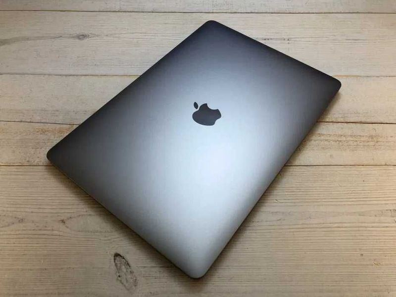 Срочно продается Macbook m1 air в идеальном состояниию. Фулл комплект! Срочно продается Macbook m1 air в идеальном состояниию. Фулл комплект!