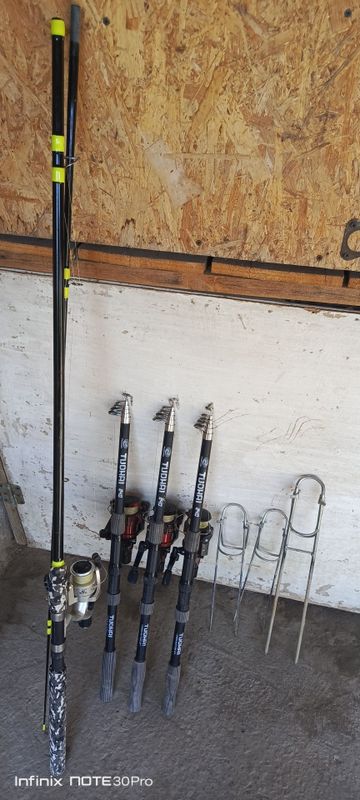 4 ta komplekt qarmoqlar ,optom sotiladi 4 ta komplekt qarmoqlar ,optom sotiladi