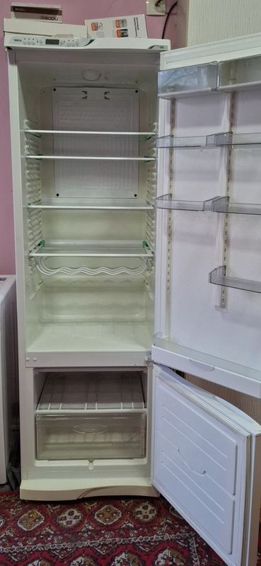 2 камерали 2 маторли Атлант холадилник сотилади 2 камерали 2 маторли Атлант холадилник сотилади