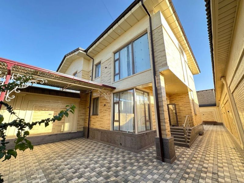 Сдается в аренду 2х этажный Евродом Таунхаус в Районе Узбекистанский Сдается в аренду 2х этажный Евродом Таунхаус в Районе Узбекистанский