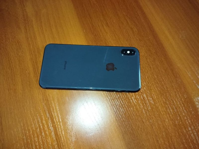 Iphone xsmax ekran palasa dog bor ishlidi Iphone xsmax ekran palasa dog bor ishlidi