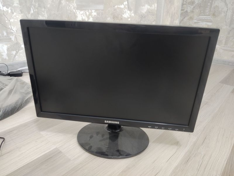 monitor Samsung s19d300 monitor Samsung s19d300