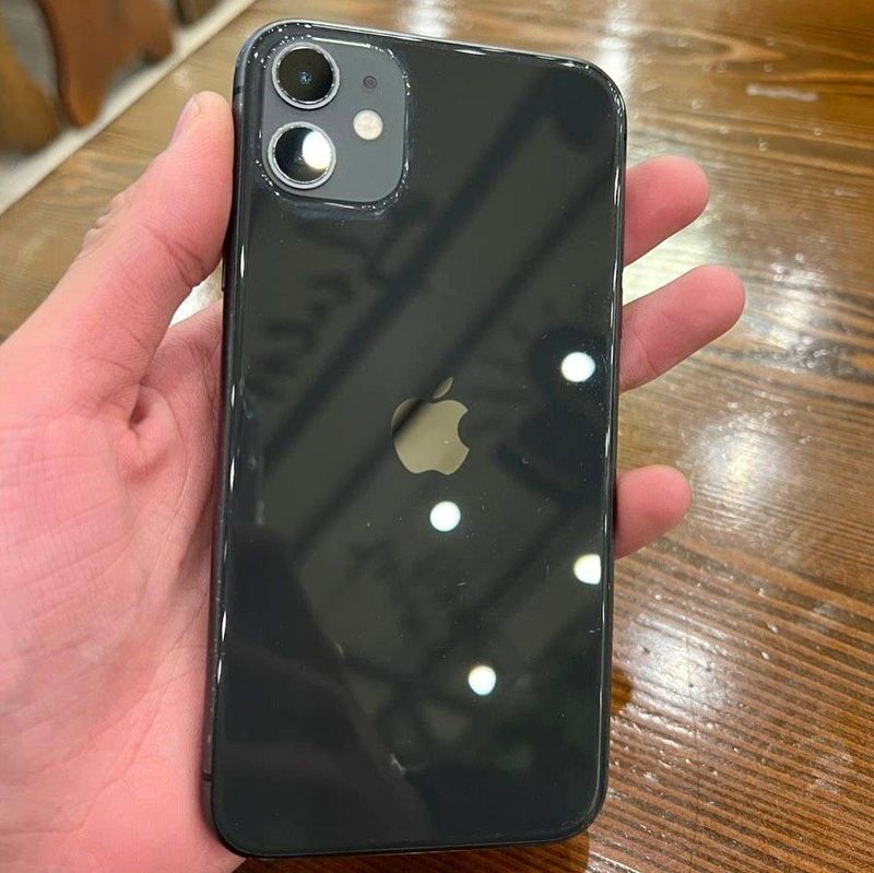 Iphone 11 sotiladi !