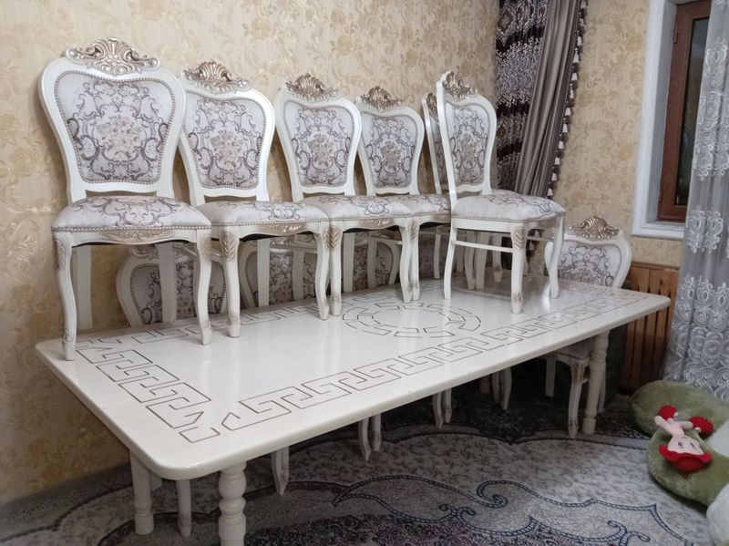 holati yaxshi  12ta stul