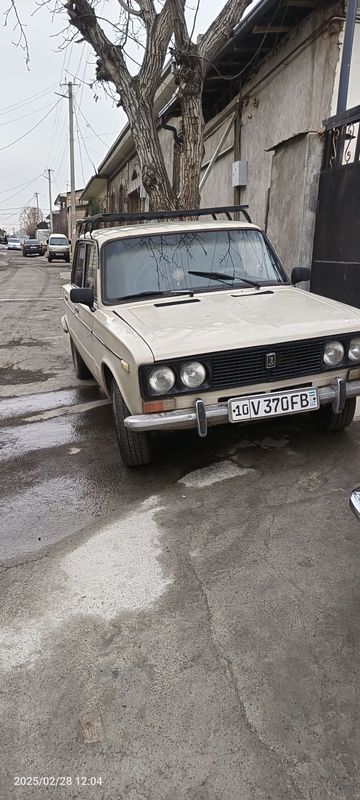 Vaz 2103 xolati yaxshi gazi bor . Sariq 03 cham bor.