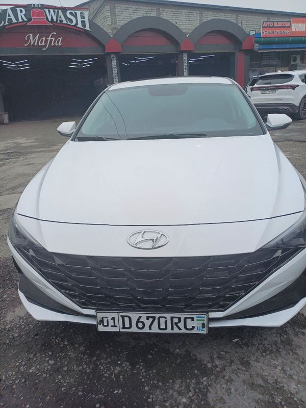 Hyundai Elantra srocho sotiladi