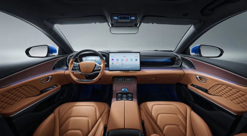 Продаётся BYD HAN L 2025