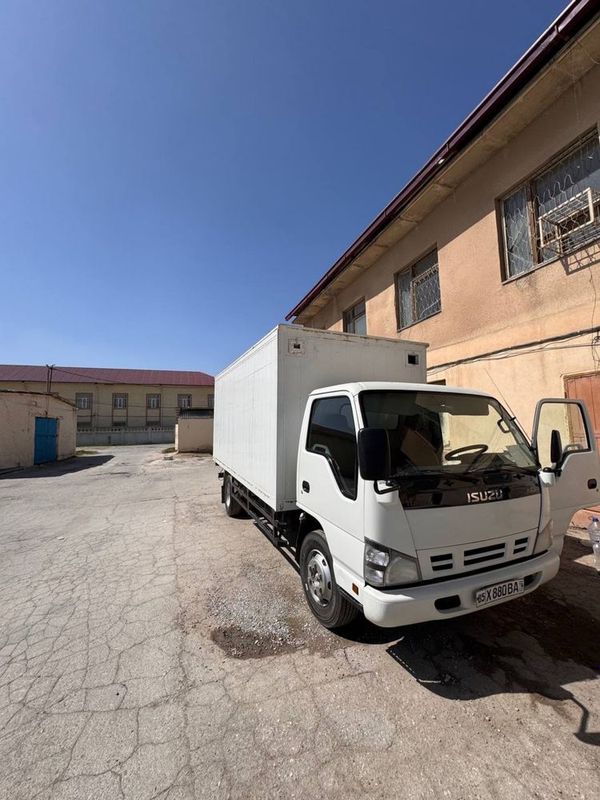 Sotiladi Isuzu 2012 Sotiladi Isuzu 2012