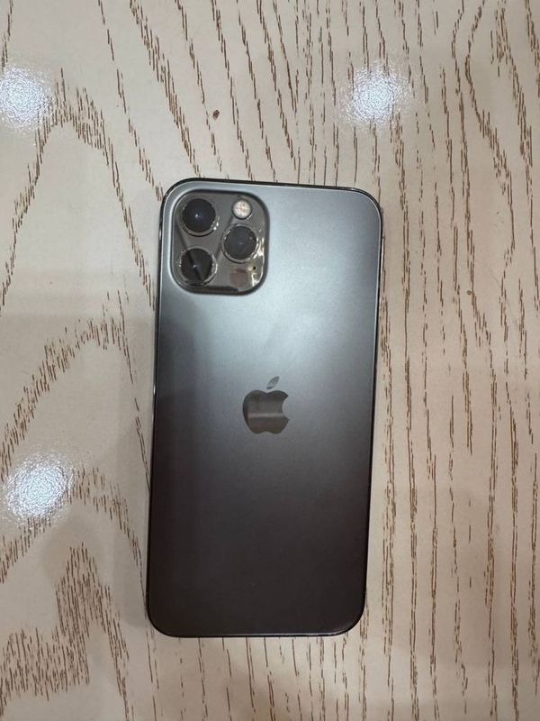 12pro 128talik 77% dual sim chep hamma joyi radnoy aybi telda aytiladi 12pro 128talik 77% dual sim chep hamma joyi radnoy aybi telda aytiladi