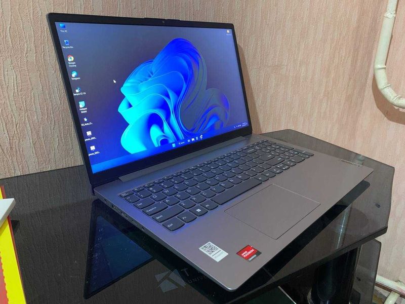 Kompyuter Lenovo $249 kelishtiriladi.