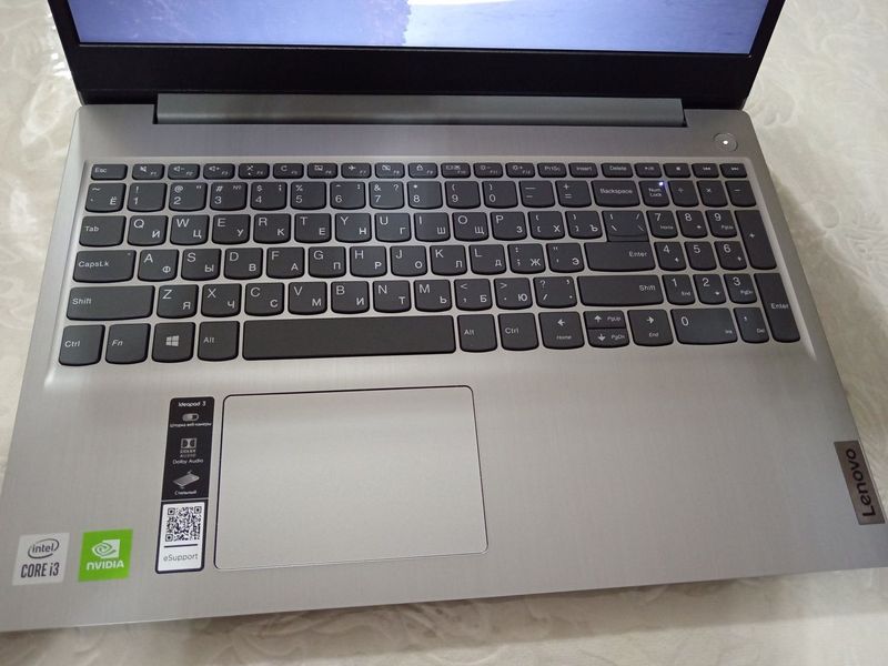 Lenovo notebook Core I-3 2021 sotiladi