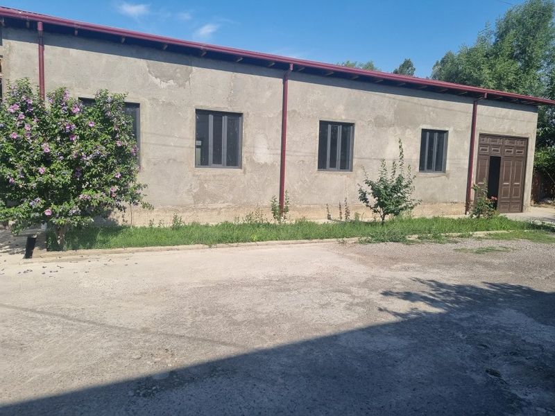 Yengi qurilgan xovli 5 sotik Yengi qurilgan xovli 5 sotik