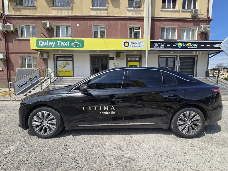 Hongqi eq-m5 500km 2024-25 sotiladi zudlik bilan 10ming km yurga holat Hongqi eq-m5 500km 2024-25 sotiladi zudlik bilan 10ming km yurga holat