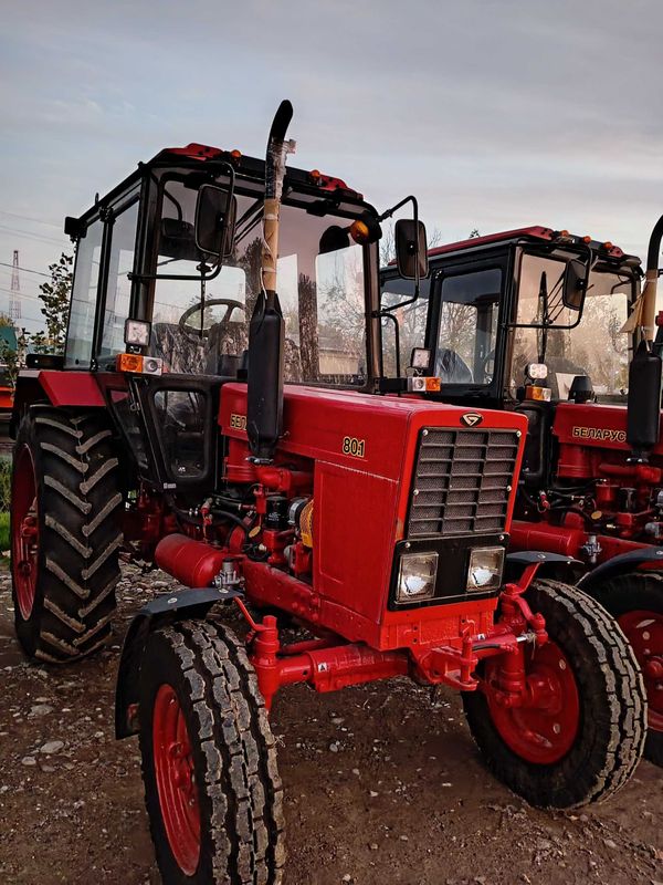 Traktor MTZ 80.1 sotiladi va foizsiz boʻlib toʻlashga beriladi