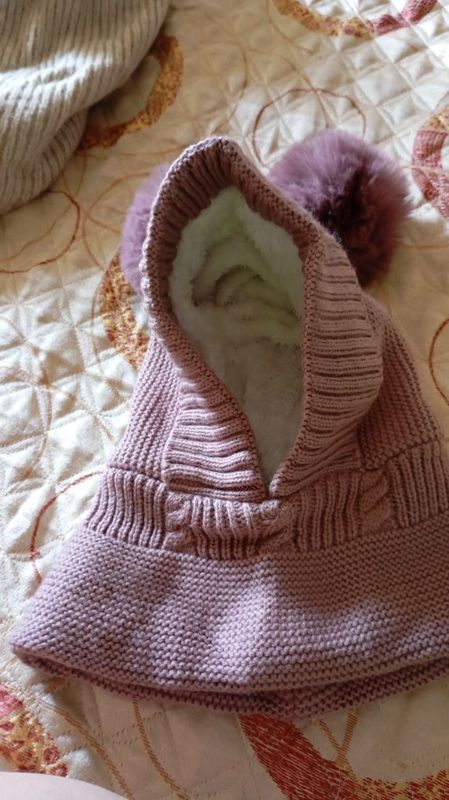 Продаю шапки для девочек Продаю шапки для девочек