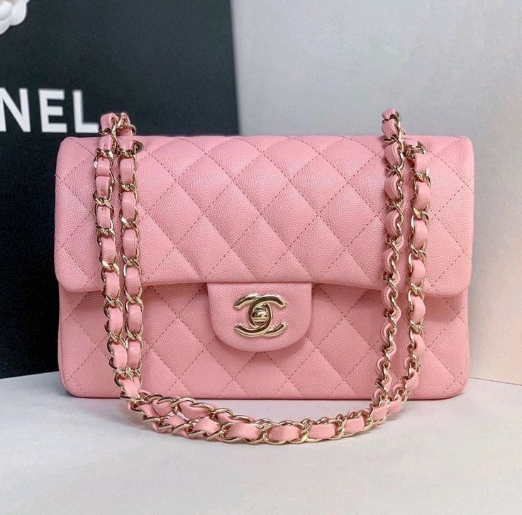 Розовая сумка Chanel Розовая сумка Chanel